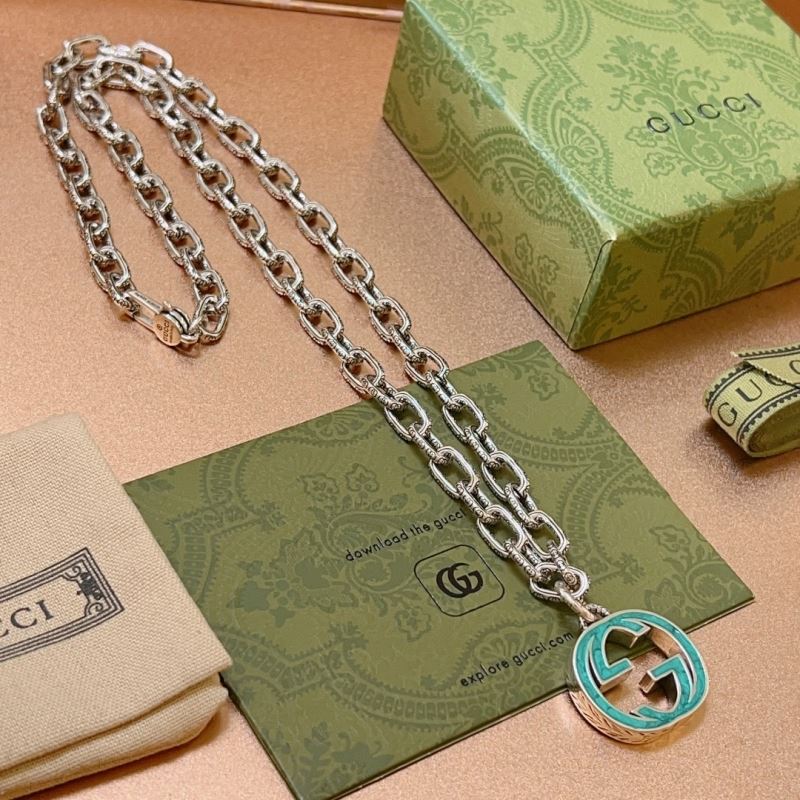 G*u*i necklaces